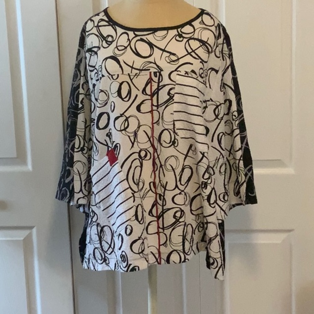 Moonlight by Y&S Tunic Top- OS- Black/Wht/Red- 2 Pocket